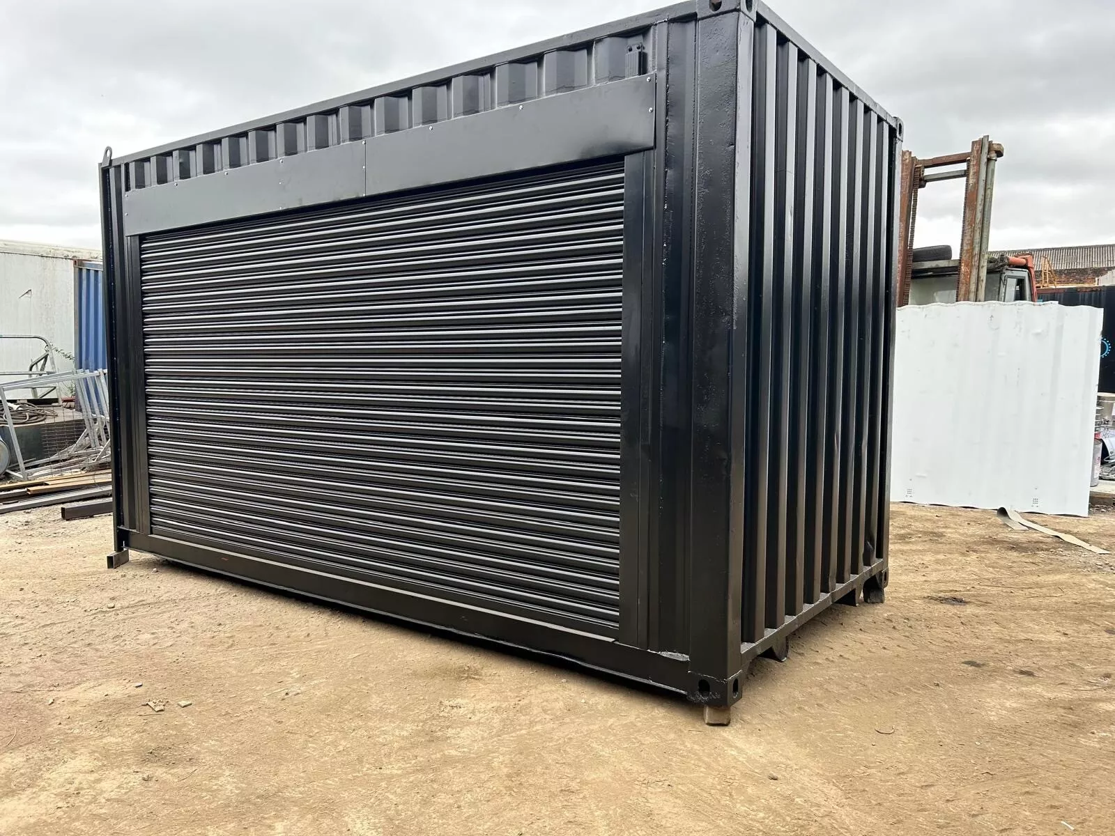 16ft x 8ft Roller Shutter detail view 2