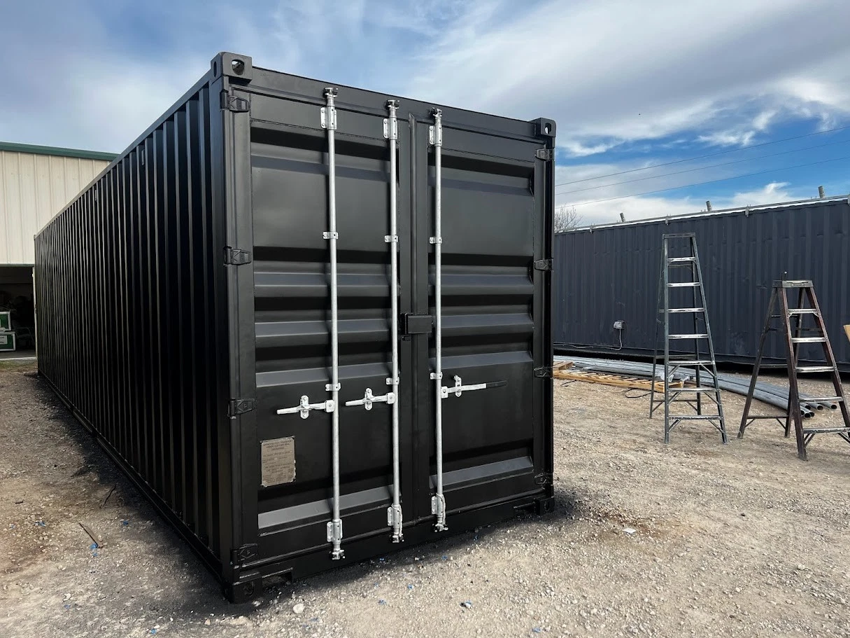 40ft Shipping Container w 3 detail view 2