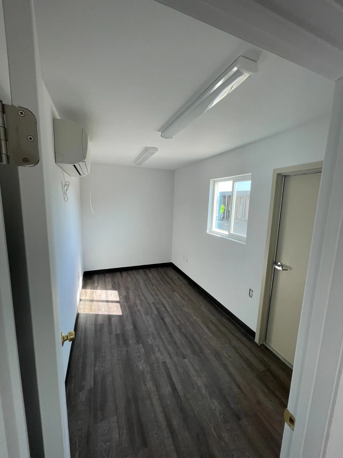 40ft Shipping Container Office with detail view 2